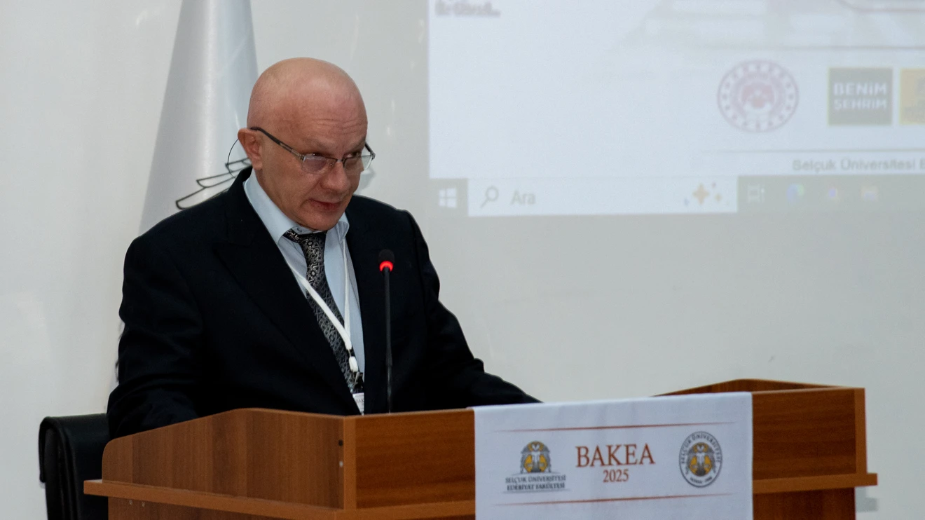 Uluslararası Batı Kültürü ve Edebiyatları Araştırmaları Sempozyumu başladı